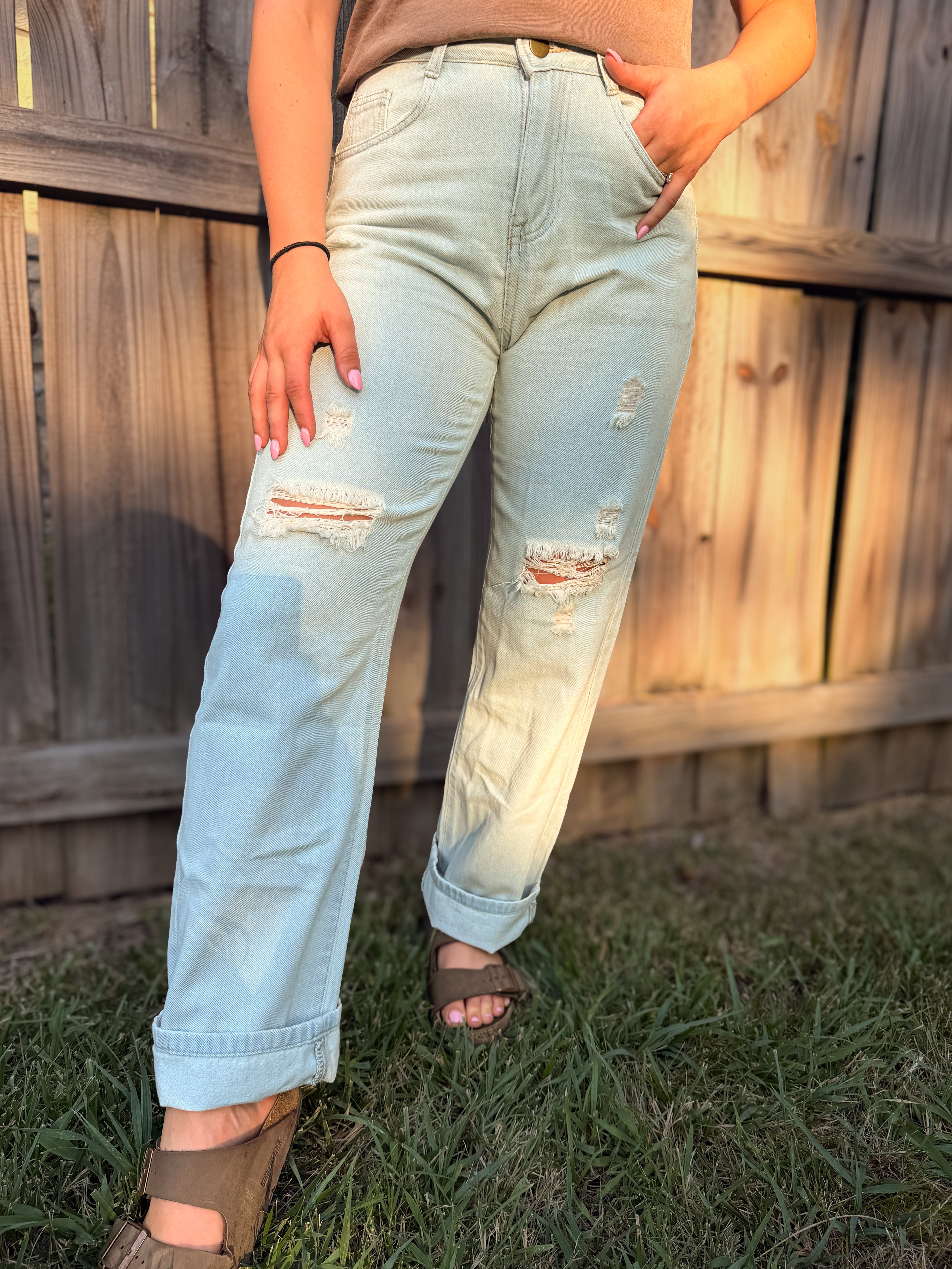 Casual white washed ripped jeans