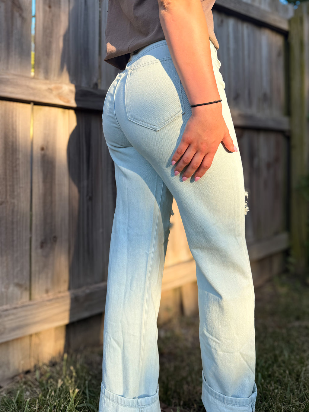 Casual white washed ripped jeans