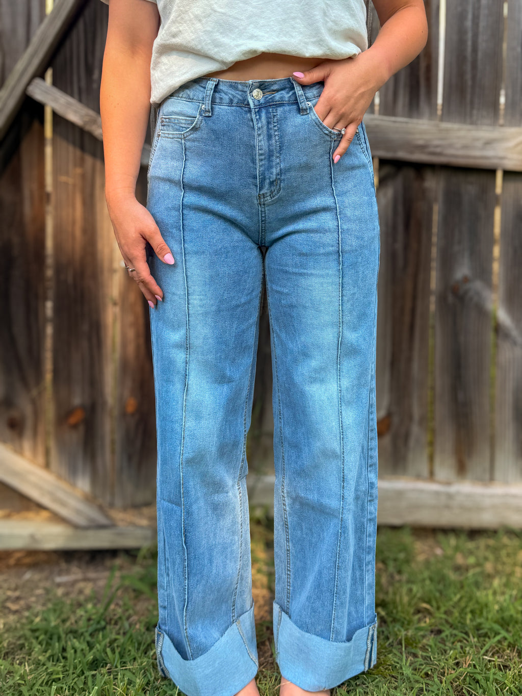 Women Retro Turn-Up Hem Wide-Leg Front Seam Jeans