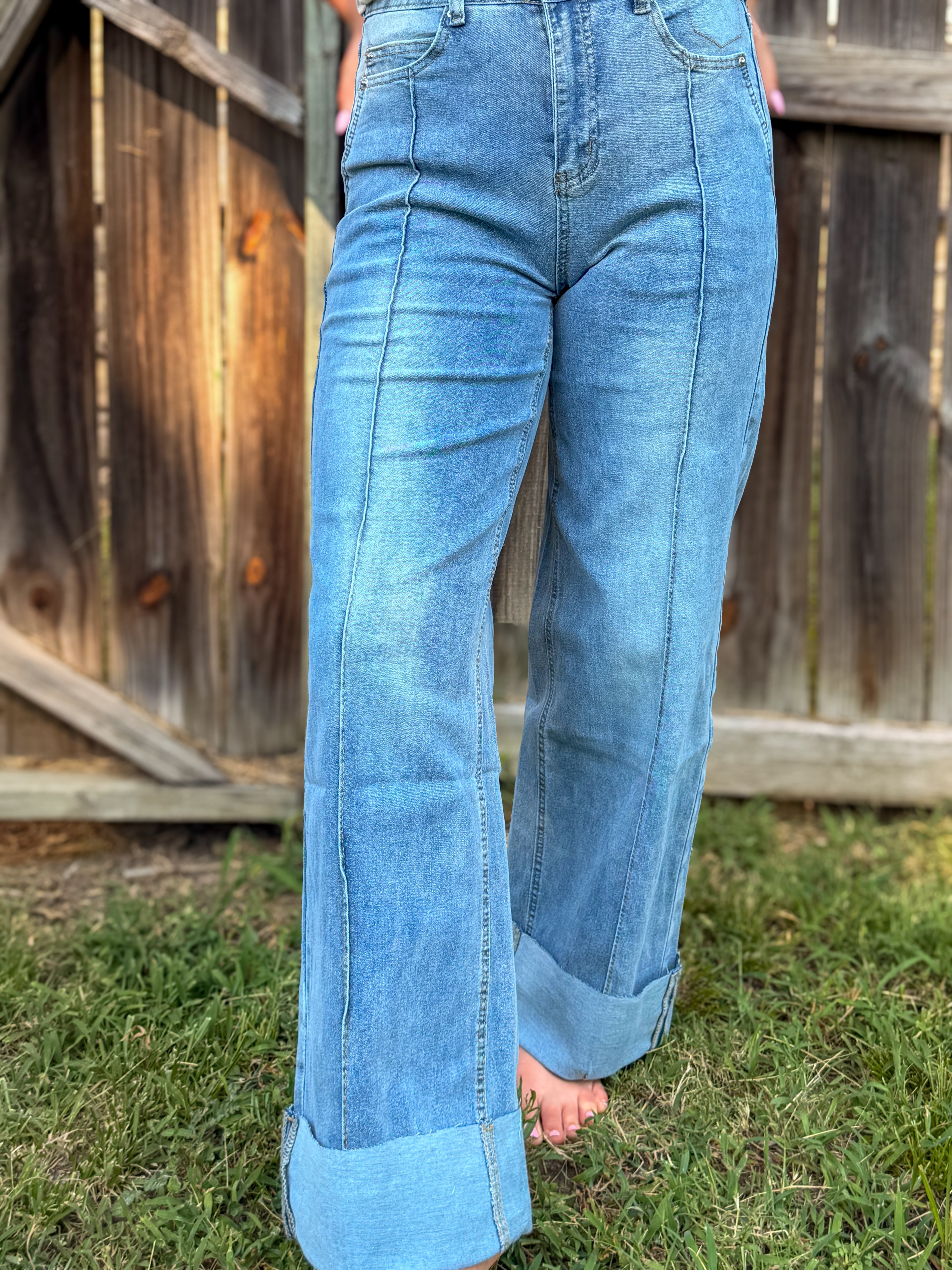 Women Retro Turn-Up Hem Wide-Leg Front Seam Jeans
