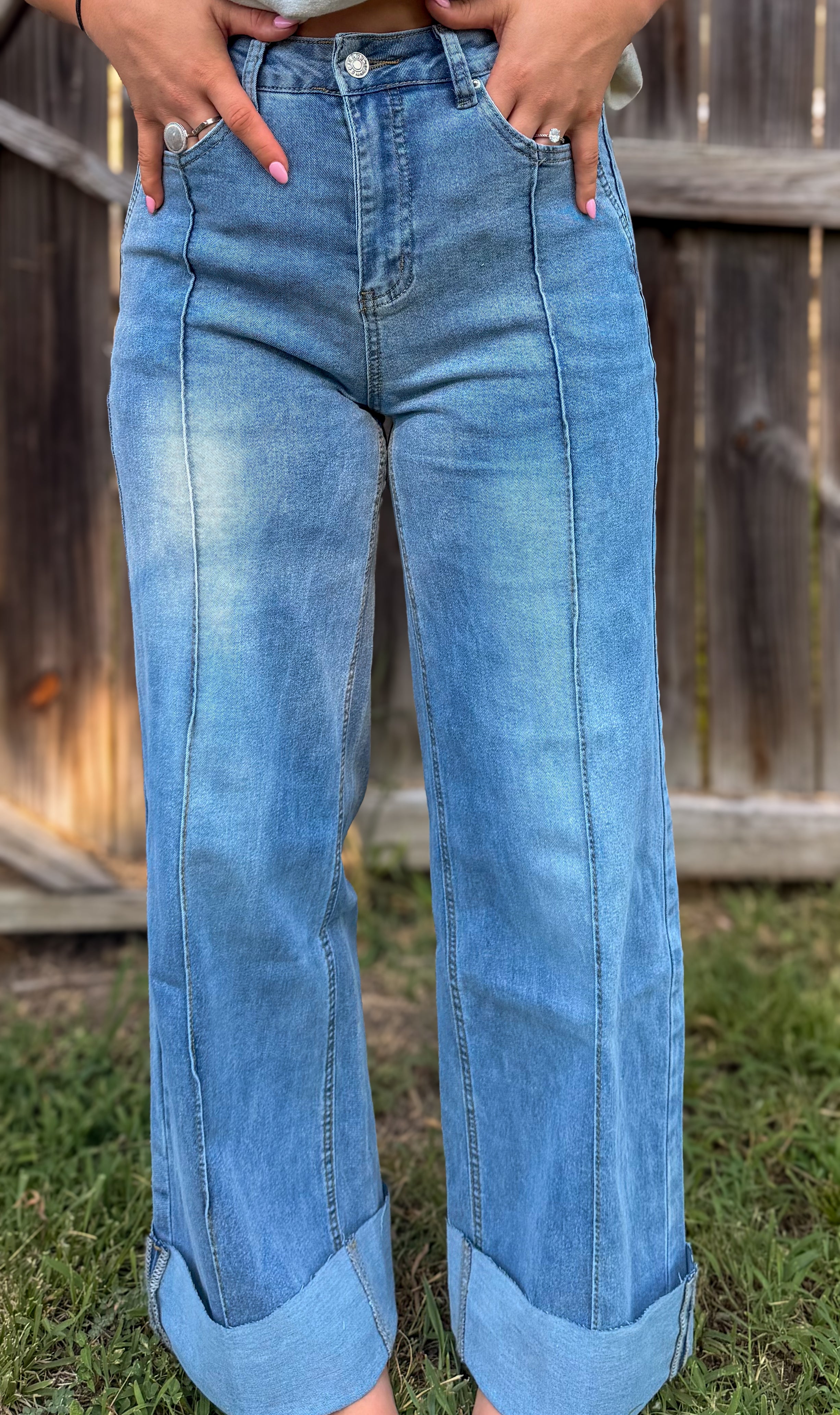 Women Retro Turn-Up Hem Wide-Leg Front Seam Jeans
