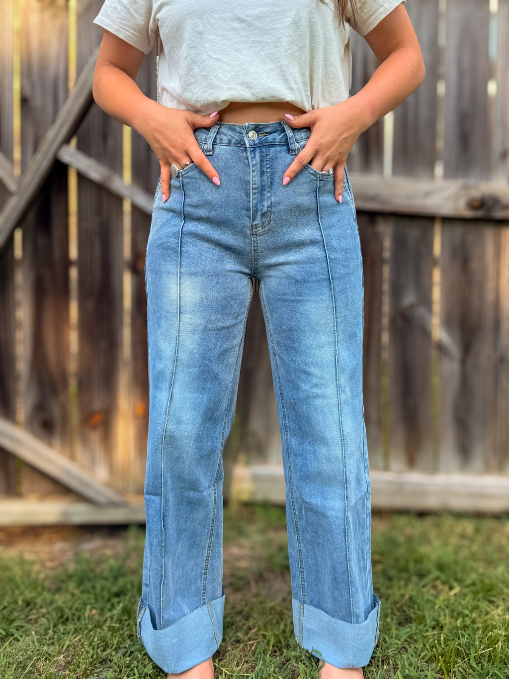Women Retro Turn-Up Hem Wide-Leg Front Seam Jeans