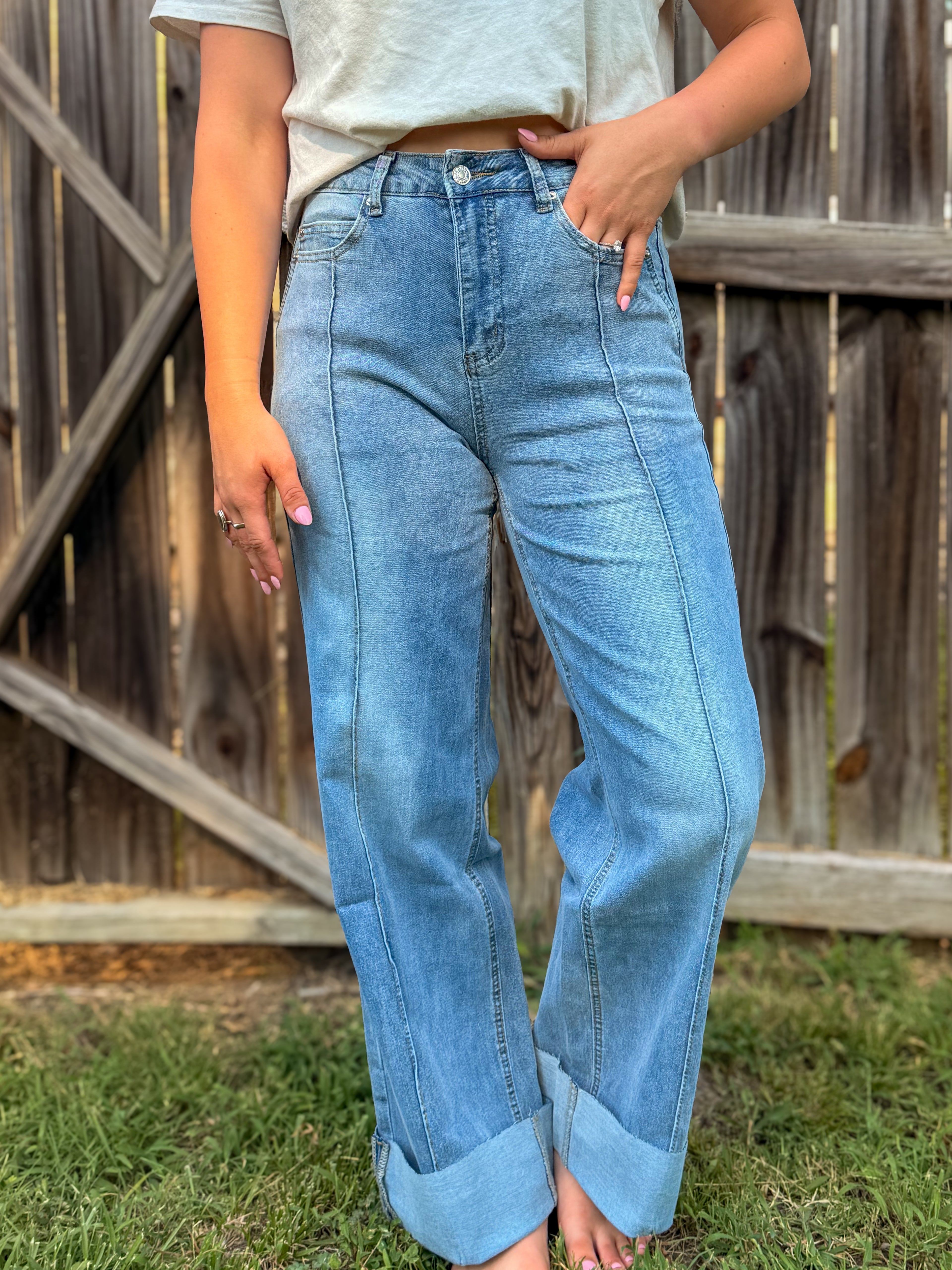 Women Retro Turn-Up Hem Wide-Leg Front Seam Jeans