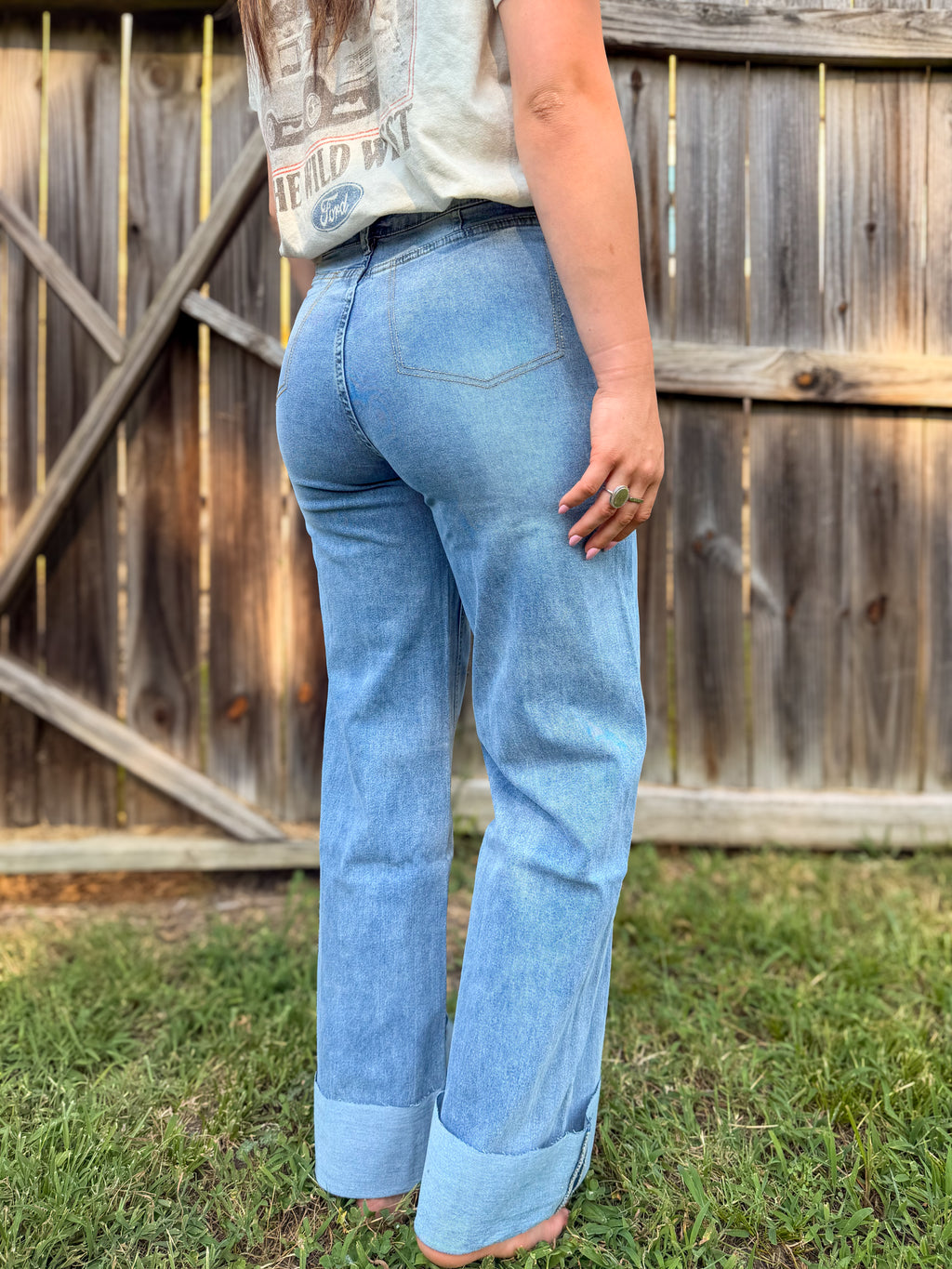 Women Retro Turn-Up Hem Wide-Leg Front Seam Jeans